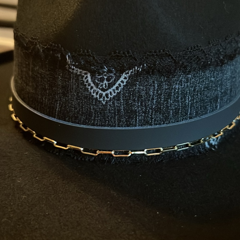 NEVER WORN! BRAND NEW IN BOX Limited Edition Gigi Pip x Two Roads Black Hat - Picture 3 of 11